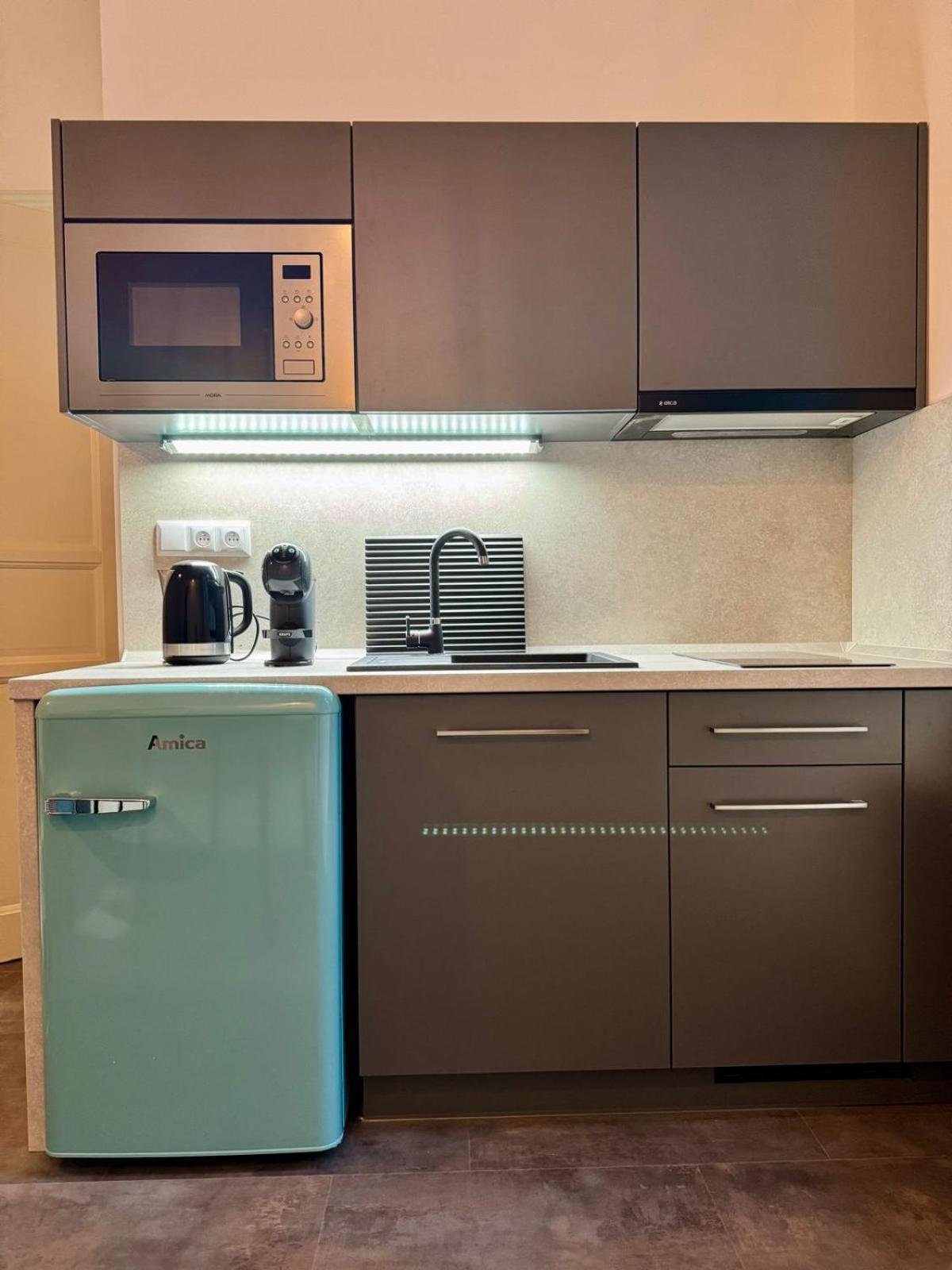 Pearl Bee Deluxe Suites Plzen Ngoại thất bức ảnh