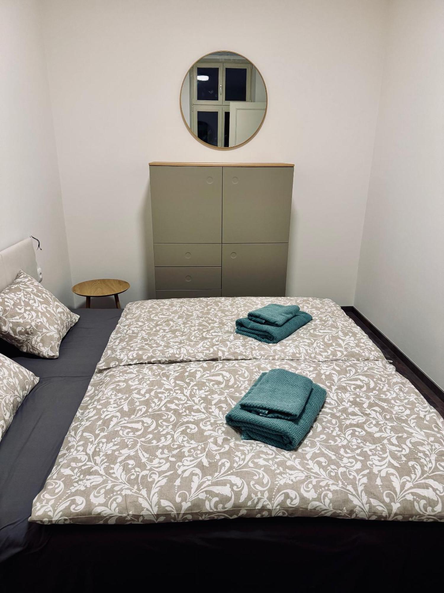 Pearl Bee Deluxe Suites Plzen Ngoại thất bức ảnh