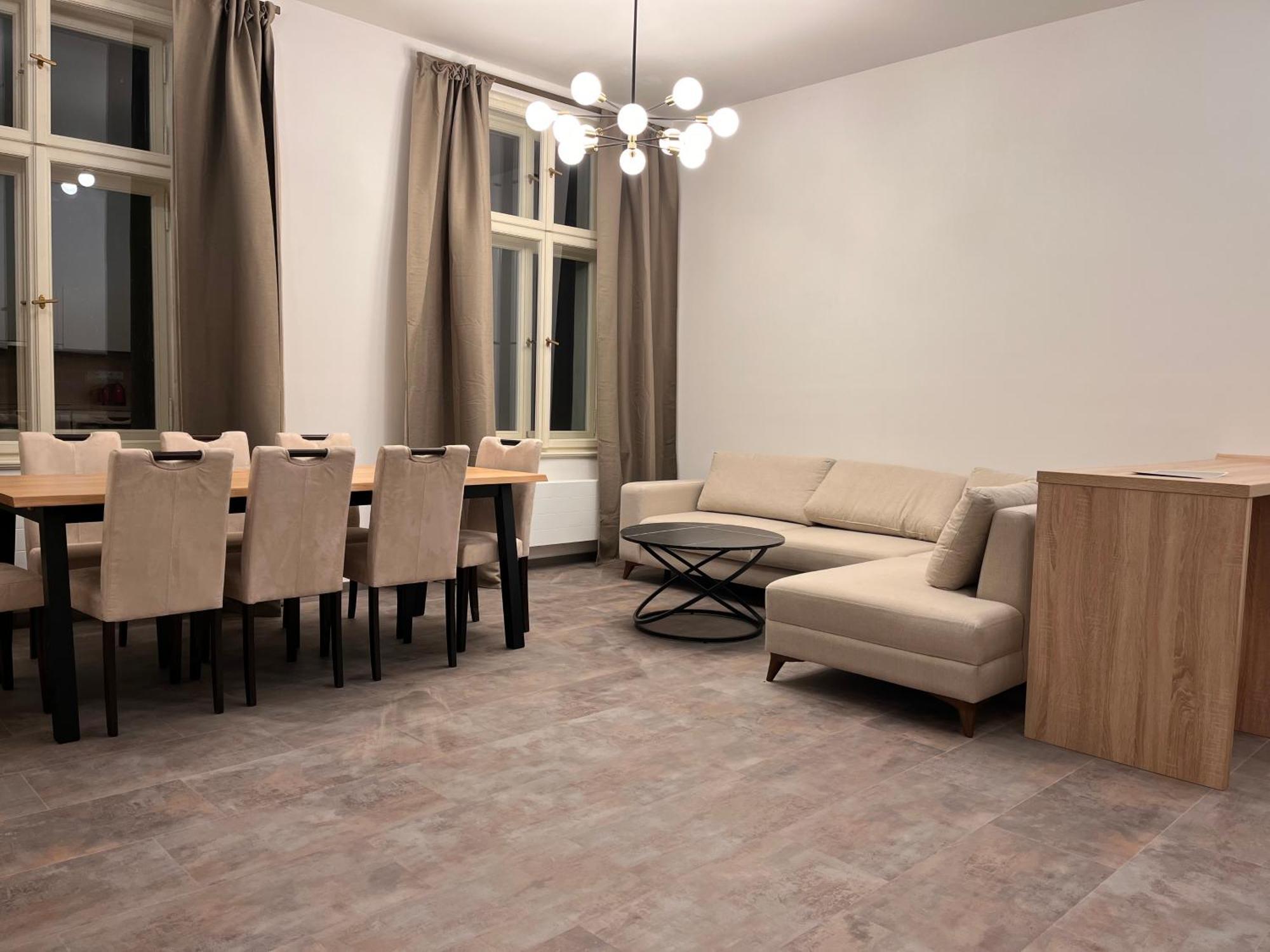 Pearl Bee Deluxe Suites Plzen Ngoại thất bức ảnh