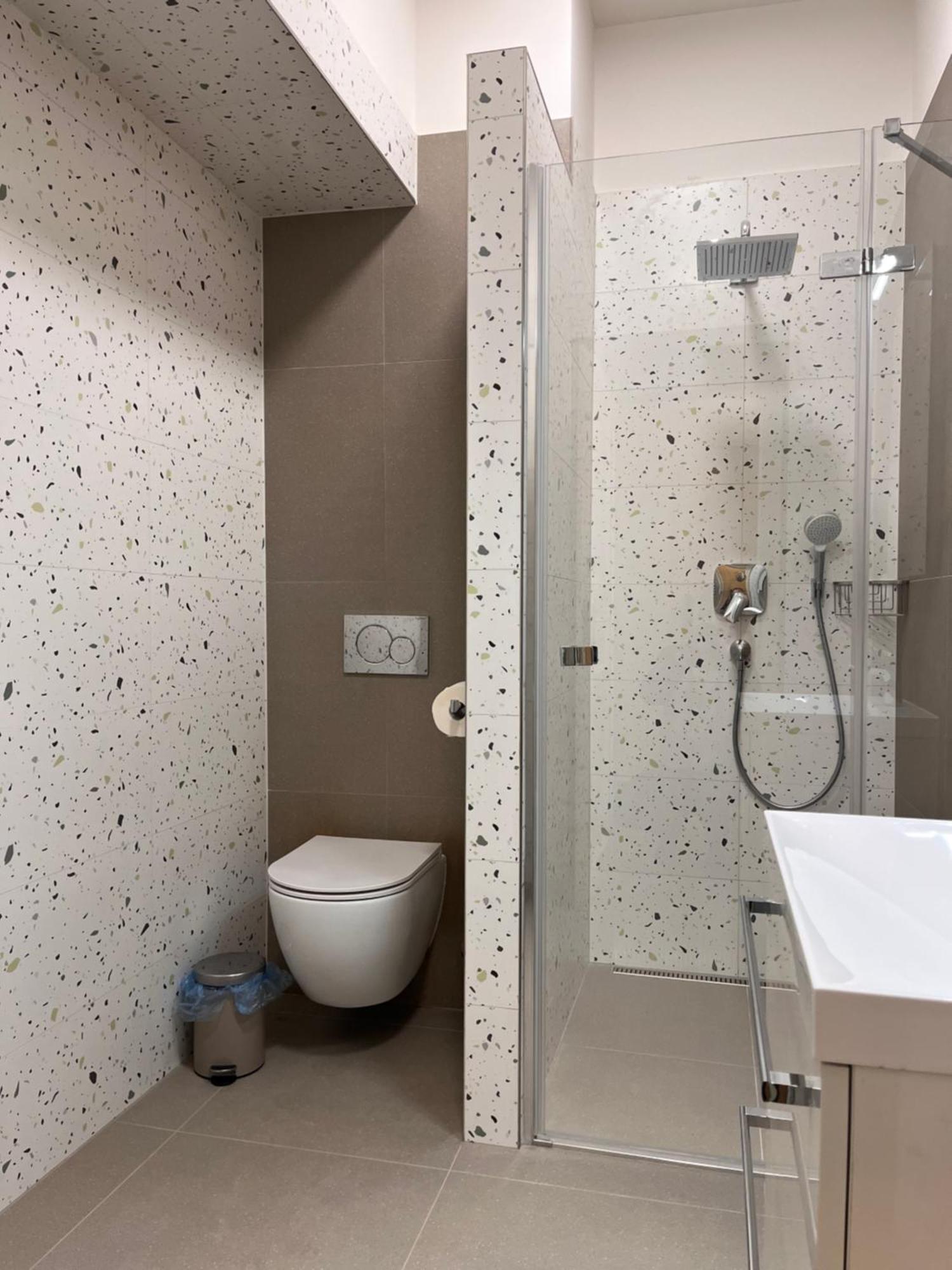 Pearl Bee Deluxe Suites Plzen Ngoại thất bức ảnh